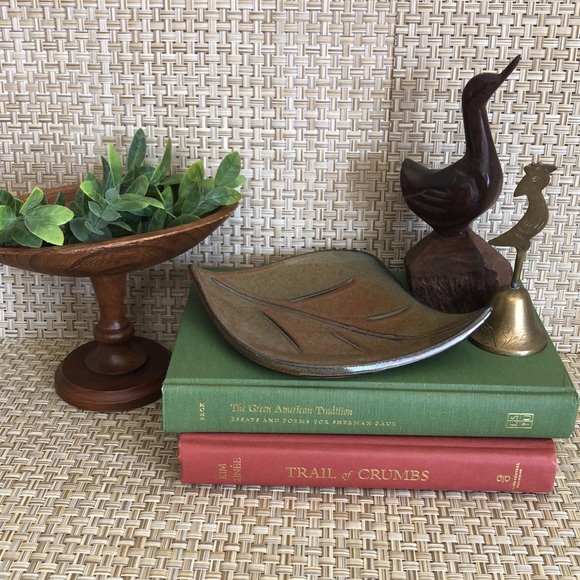 Signed Pottery Leaf Trinket Dish/Soap Dish Minimalist Style - Picture 4 of 15